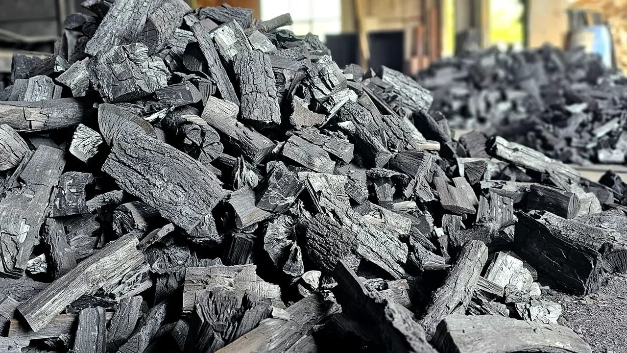 Натурални дървени въглища КОМ от бук, дъб и габър