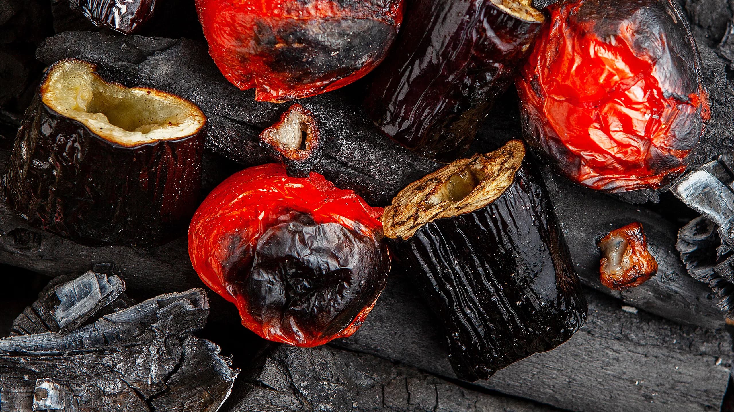 Миниатюра на дървени въглища КОМ 2